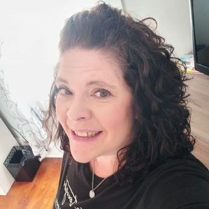 Meet your Posher, Lorrie